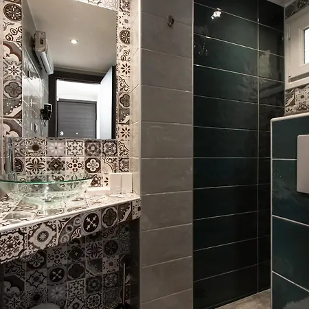 Downtown Luxury Boutique Suites : The Red Suite Thessaloniki Exterior photo