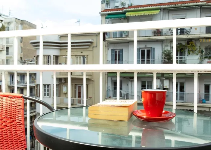 Downtown Luxury Boutique Suites : The Red Suite